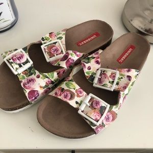 Floral print sandals with adjustable bands